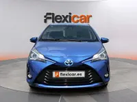 Usado Toyota Yaris Hybrid Active 100 CV (73 kW) 2019 Azul Berlina