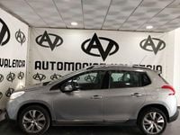 Usado Peugeot 2008 Active 92 CV (67 kW) 2015 Gris / plata SUV