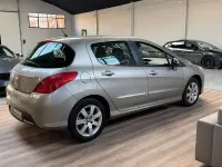 Usado Peugeot 308 Active 115 CV (84 kW) 2013 Beige Berlina