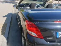Usado Peugeot 207 CC 120 CV (88 kW) 2010 Negro Descapotable
