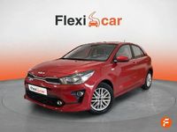 Usado Kia Rio 84 CV (61 kW) 2022 Rojo Berlina
