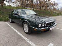 Usado Jaguar XJ8 Executive 290 CV (213 kW) 1999 Verde Berlina