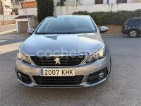 Usado Peugeot 308 Active 100 CV (73 kW) 2018 Gris / plata Berlina