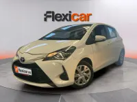 Usado Toyota Yaris Active 69 CV (50 kW) 2019 Blanco Berlina
