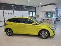 Usado Hyundai i20 100 CV (73 kW) 2025 Verde Utilitario