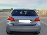 Usado Peugeot 308 Allure 130 CV (95 kW) 2020 Gris