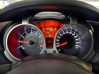 Usado Nissan Juke Tekna 114 HP (83 kW) 2018 Cinzento SUV