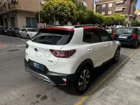 Usado Kia Stonic GT-Line 120 CV (88 kW) 2021 Blanco SUV