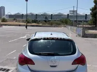 Usado Opel Astra Selective 110 CV (80 kW) 2012 Gris / plata Berlina