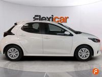 Usado Toyota Yaris Hybrid Active 116 CV (85 kW) 2021 Blanco
