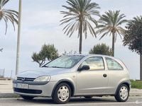 Usado Opel Corsa Essentia 75 CV (55 kW) 2002 Gris / plata Utilitario