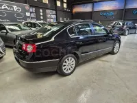 Usado VW Passat Highline 160 CV (117 kW) 2008 Negro Familiar