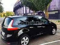 Usado Renault Grand Scénic Dynamique 110 CV (80 kW) 2011 Negro Monovolumen
