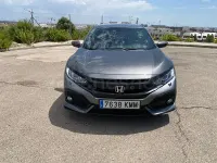 Usado Honda Civic Elegance 129 CV (94 kW) 2018 Gris / plata Berlina