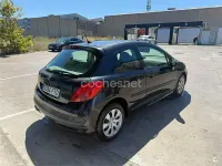 Usado Peugeot 207 70 CV (51 kW) 2007 Negro Berlina