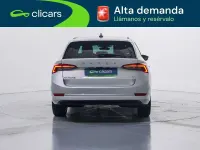 Usado Skoda Octavia Style 204 CV (150 kW) 2022 Plateado Familiar
