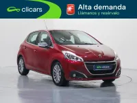 Usado Peugeot 208 Allure 100 CV (73 kW) 2016 Rojo Utilitario