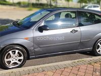 Usado Ford Focus Trend 100 CV (73 kW) 2003 Gris / plata Berlina