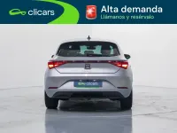 Usado Seat Leon Style 110 CV (80 kW) 2022 Gris Berlina