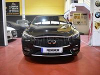 Usado Infiniti Q30 Sport Tech 170 CV (125 kW) 2016 Violeta / lila Berlina