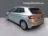 Usado Skoda Fabia Selection 95 CV (69 kW) 2025 Gris Utilitario
