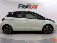 Usado Toyota Yaris Hybrid Active 100 CV (73 kW) 2016 Gris Berlina