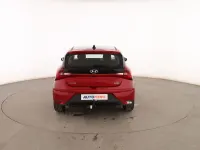 Usado Hyundai i20 84 CV (61 kW) 2022 Rojo Utilitario