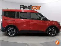 Usado Ford Tourneo Courier Titanium 125 CV (91 kW) 2025 Rojo Monovolumen