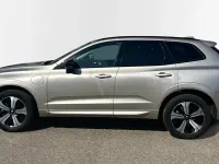 Usado Volvo XC60 Plus 350 CV (257 kW) 2025 Amarillo SUV