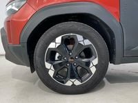 Nuevo Dacia Duster Extreme 130 CV (95 kW) 2025 Naranja SUV