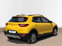 Usado Kia Stonic 84 CV (61 kW) 2023 Amarillo SUV