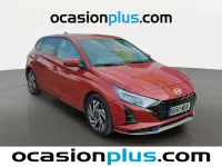 Usado Hyundai i20 100 CV (73 kW) 2024 Rojo Berlina