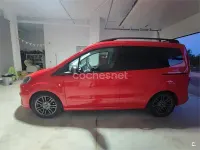 Usado Ford Tourneo Courier Sport 100 CV (73 kW) 2019 Rojo Monovolumen