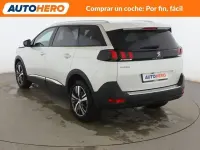 Używany Peugeot 5008 Allure 131 KM (96 kW) 2023 Biały SUV