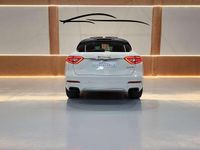 Usado Maserati Levante 430 CV (316 kW) 2017 Blanco SUV