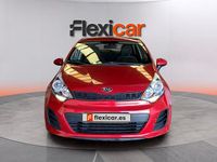 Usado Kia Rio 84 CV (61 kW) 2017 Rojo Berlina