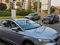 Usado Seat Leon Style 110 CV (80 kW) 2018 Gris / plata Familiar