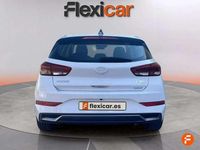 Usado Hyundai i30 121 CV (88 kW) 2024 Blanco Berlina