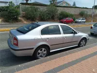 Usado Skoda Octavia Ambiente 90 CV (66 kW) 2004 Gris / plata Berlina