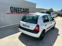Usado Renault Clio II 70 CV (51 kW) 2005 Blanco Berlina