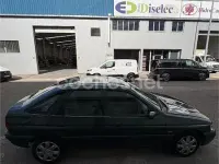 Usado Ford Escort 90 CV (66 kW) 1999 Verde Berlina