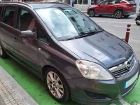 Usado Opel Zafira Cosmo 120 CV (88 kW) 2009 Gris Monovolumen