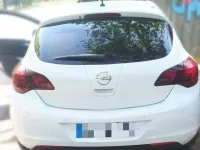 Usado Opel Astra Cosmo 110 CV (80 kW) 2010 Blanco Utilitario