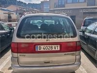 Usado Seat Alhambra 110 CV (80 kW) 1999 Gris / plata Monovolumen