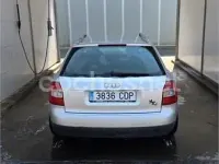 Usado Audi A4 130 CV (95 kW) 2003 Gris / plata Familiar