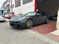 Usado Porsche Panamera 4 Executive 462 CV (339 kW) 2020 Gris / plata Berlina