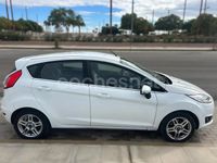 Usado Ford Fiesta Titanium 95 CV (69 kW) 2014 Blanco Utilitario