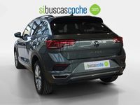 Usado VW T-Roc Advance 110 CV (80 kW) 2022 Gris/plata SUV