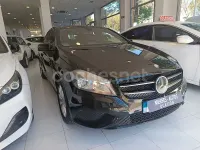 Usado Mercedes A180 AMG line 109 CV (80 kW) 2014 Negro Utilitario