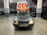 Usado Volvo V40 Kinetic 122 CV (89 kW) 2004 Gris / plata Familiar